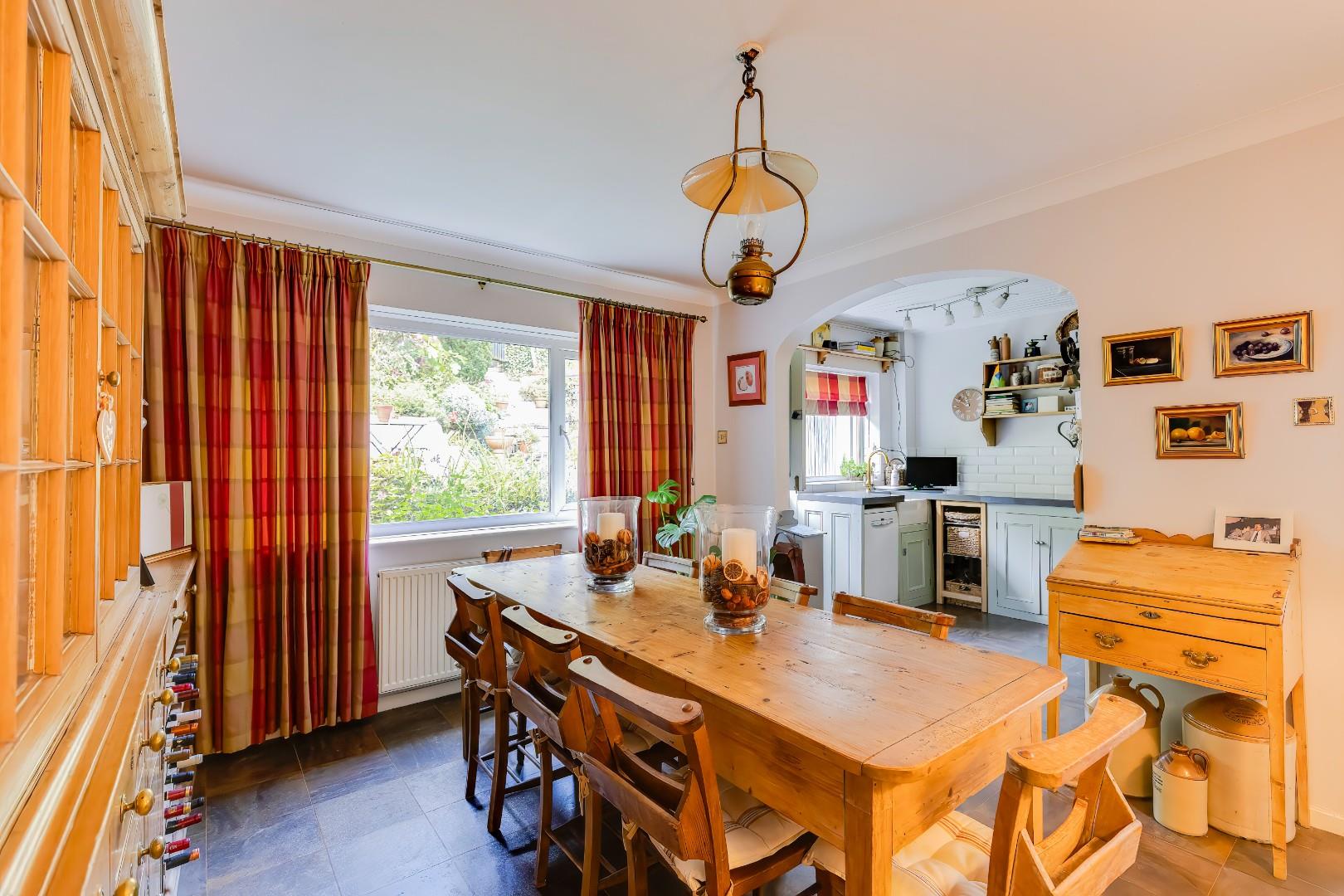 51 Geraints Way, Cowbridge, Vale of Glamorgan, CF71 7AY